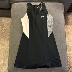 Nike Black and light peach Athletic Dress tennis Size small
